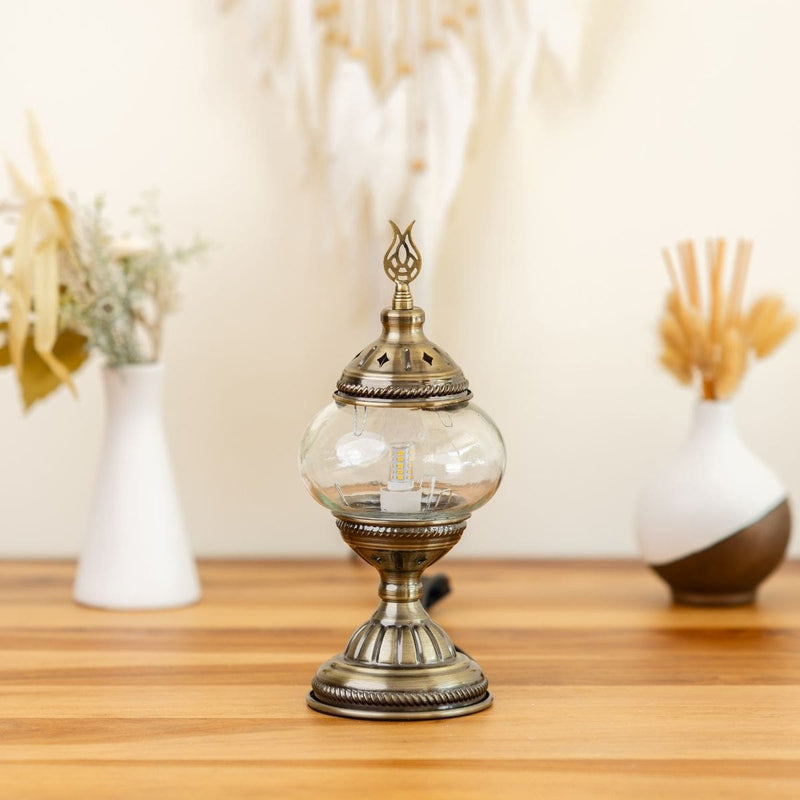 Minimal interior before adding a Turkish lamp – neutral lighting and simple decor